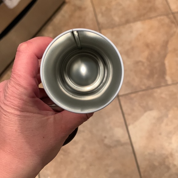 Yeti hidden storage can- great for a day at the beach to hide your personal item - Picture 3 of 3